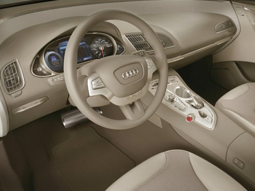 Интерьер Sportback — новое слово в дизайне Audi. Вместо прямых и жестких линий тут — плавные формы…