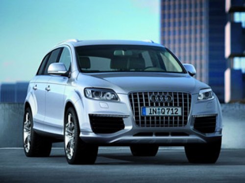 Мощную дизельную Audi Q7 сразу узнаёшь по переднему бамперу с огромными воздухозаборниками и по…