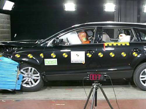Огромная масса Audi Q7 не позволила ему добиться максимальных результатов.