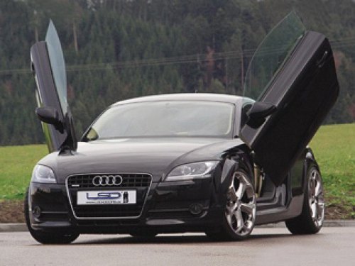 Это не концепт-кар и не гоночный прототип. Просто серийный Audi TT подвергся лёгкому тюнингу. Но…