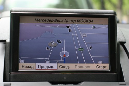 Comand APS — фирменная мерседесовская мультимедийная система, в состав которой входит…
