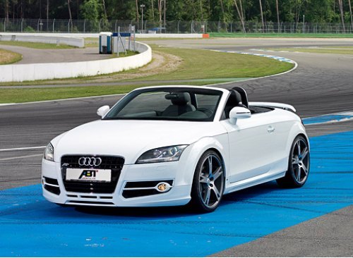 Большие колеса отлично вписались в динамичный облик Audi TT Roadster.