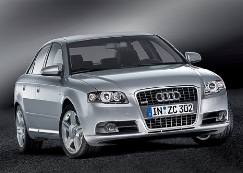 А это — Audi A4, но предыдущего поколения. При наличии опционального пакета S-line у нее немало…
