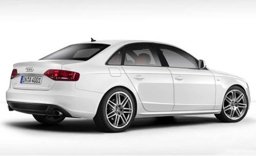 Белый нынче в моде. Неплохо смотрится в нем и новая Audi A4, особенно в таком наряде.