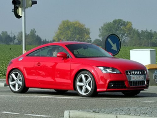 Audi TT-S от обычной можно будет отличить по иным, более агрессивным бамперам и светодиодной…