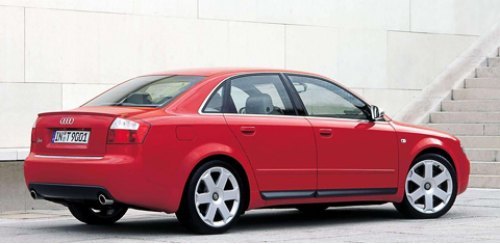 В середине 2003-го Audi выпустила второе поколение S4. И снова никакого «экстремизма» в облике.…