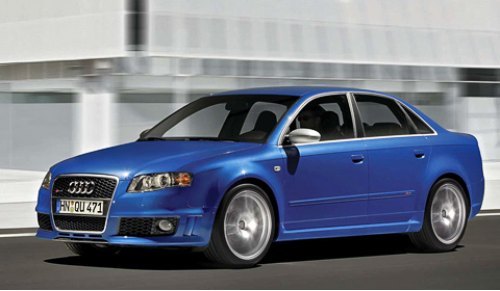 Audi RS4 стала вершиной модельного ряда A4.420-сильный V8 и полный привод делают из нее всепогодную…