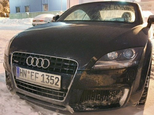 Вот такую TT с большими воздухозаборниками застукали на тестах в Швеции. Что ж, видимо, скоро Audi…