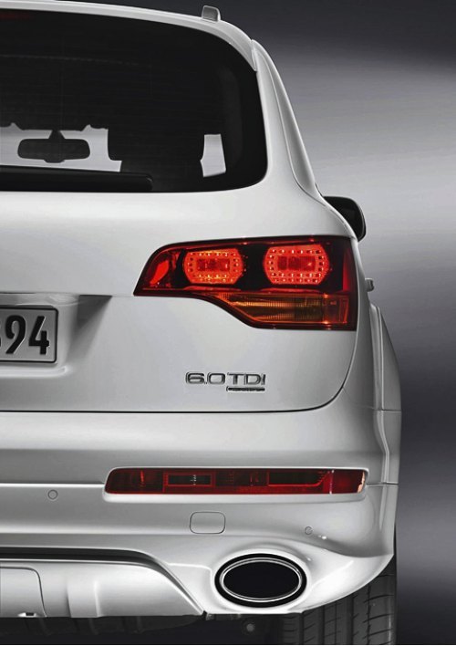 Интересно, что это за методики такие у Audi? В среднем на 100 км в такую трубу улетает 11,9 литра…