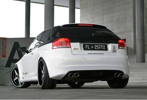 Сзади — четыре патрубка новой выпускной системы.