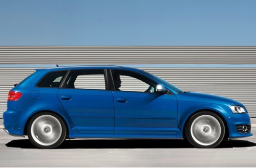 Пятидверный кузов Sportback стал доступен для S3 только после проведенного в 2008 году рестайлинга.