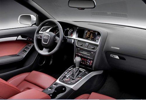 Версии с моторами 2.0 TFSI (180 л.с.) и V6 3.2 в базовом оснащении имеют тканевый салон. Кожаная…