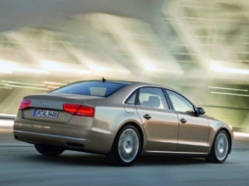 От носа до хвоста у Audi A8 L на 13 см больше, чем у стандартной версии, и всё благодаря приросту…