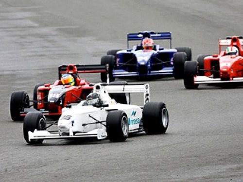 Самые знаменитые гонщики, прошедшие серию Formula Palmer Audi, — трёхкратный победитель WTCC Энди…