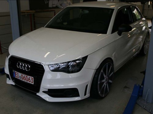 Полтысячи лошадиных сил идут на переднюю ось Audi A1 через шестиступенчатую механическую коробку…