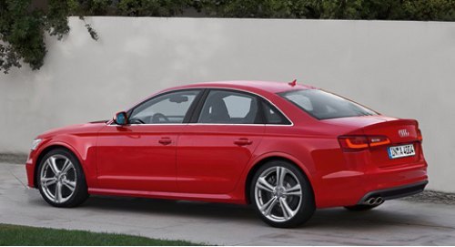 Мировой дебют седана Audi A4 новой генерации состоится в 2014 году. Скорее всего, это случится на…