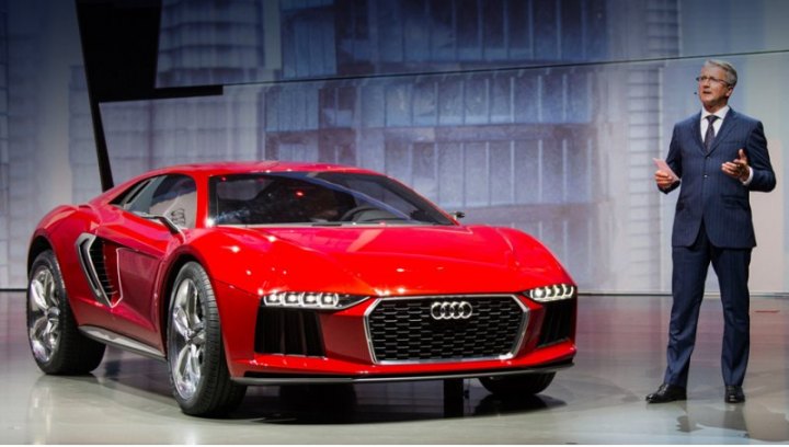 Внешность этого шоу-кара создавалась в кооперации с мастерами ателье Italdesign Giugiaro.