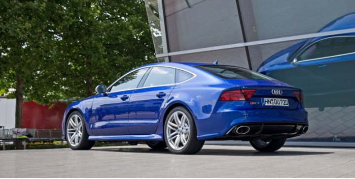 Казалось бы, «заряженная» версия пятидверки Audi A7 появилась уже давно. Официальная презентация…