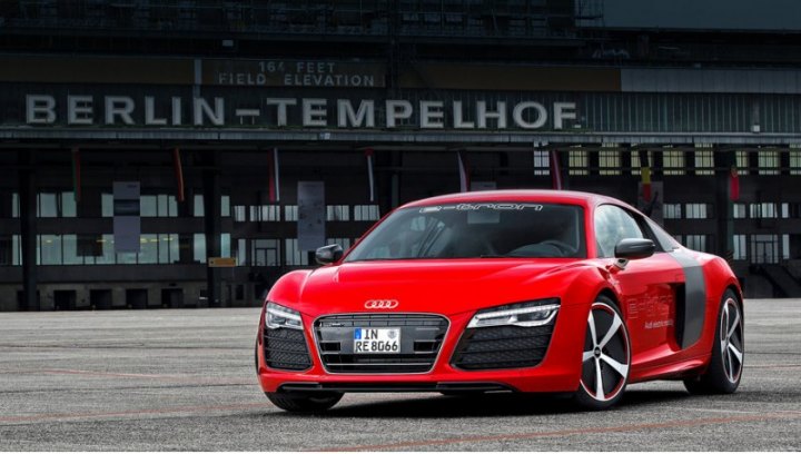 Для журналистов главной моделью на семинаре Audi Future Lab по понятным причинам было купе Audi R8…