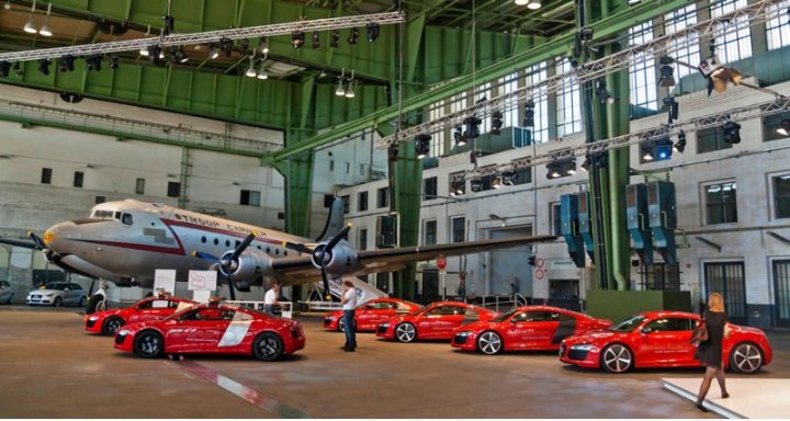 У самолета в лаборатории Audi была не только украшательская функция. Он, как и аэродром Темпельхоф,…