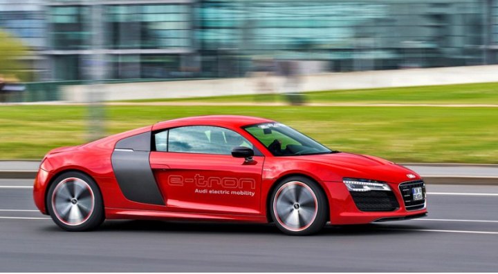 Коэффициент аэродинамического сопротивления у спорткупе Audi R8 e-tron составляет 0,27. И свой…