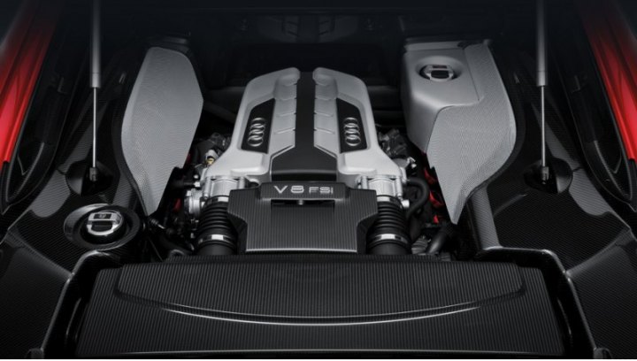 У многих людей модель Audi R8 ассоциируется в первую очередь с мотором V8 (на фото), хотя…