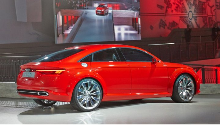 Четырехместный Audi TT Sportback насчитывает 4,47 м в длину, 1,89 в ширину, и 1,38 м в высоту.…