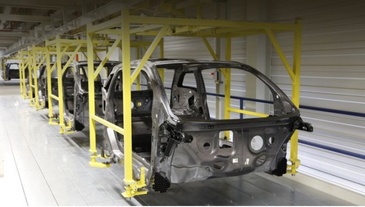 Жилой отсек электрокара BMW i3 выполнен из углепластика. Уникальный случай для сравнительно…
