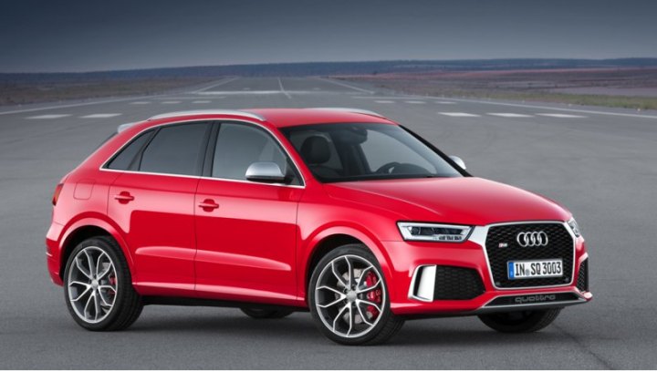 «Заряженный» кроссовер Audi RS Q3 стал мощнее на 30 л.с., его прайс-лист начинается с 2 630 000…