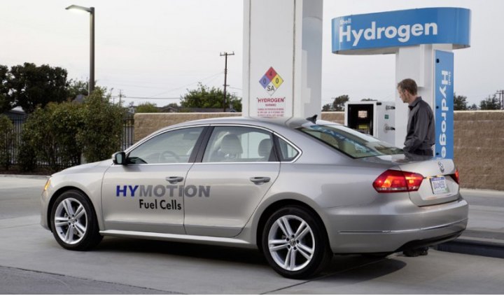 Водородная и электрическая начинка седана Passat HyMotion полностью повторяет таковую у Гольфа…