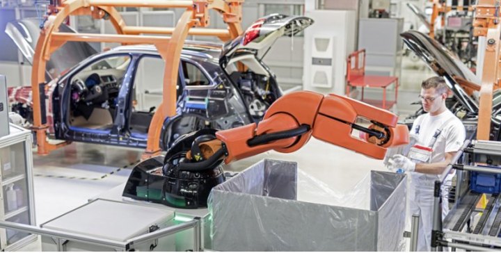 На главном заводе Audi в Ингольштадте — занятная инновация. Роботы на предприятиях трудятся десятки…