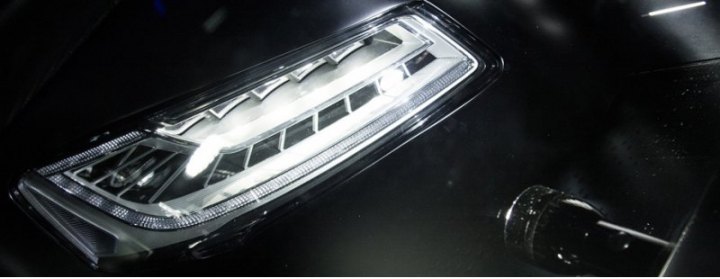 Светодиодные матричные фары (Matrix LED, на фото) с индивидуально контролируемыми группами диодов…