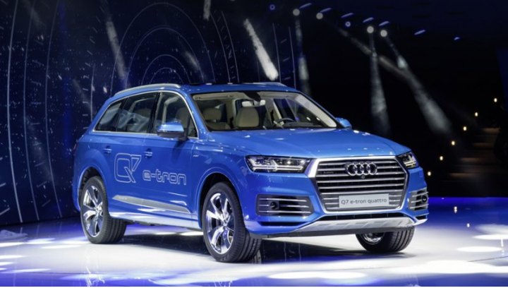 Дизель-гибрид Q7 e-tron quattro выйдет на европейский рынок только весной 2016 года.