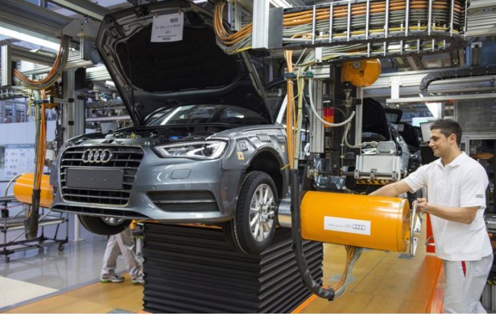 Ради рывка предусмотрены и рекордные в истории Audi инвестиции (24 млрд евро на пять лет), и…