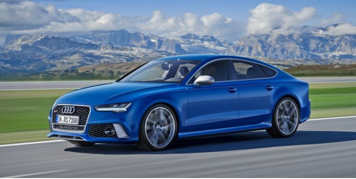 Для обеих моделей можно заказать эксклюзивный синий «металлик» Ascari Blue. В «базе» — диски на 21…