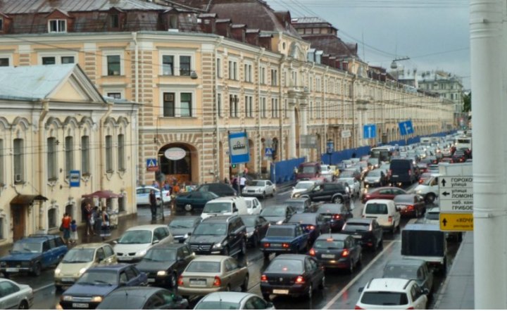 Тем временем в правительстве Санкт-Петербурга придумали способ стимулирования спроса на новые…