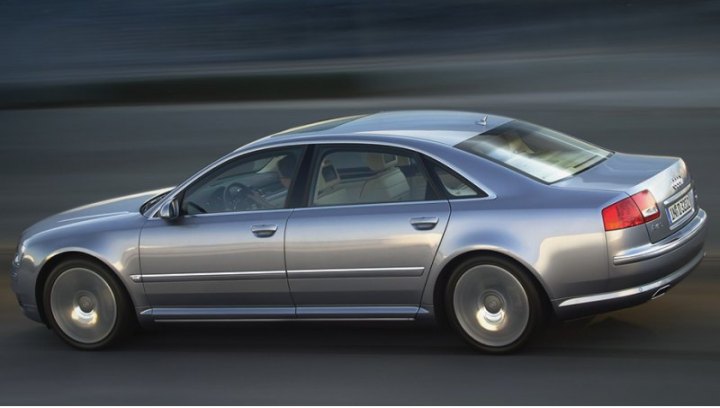 На сервис пригласят владельцев 77 Фаэтонов и 158 седанов Audi A8. Со списком VIN-номеров…