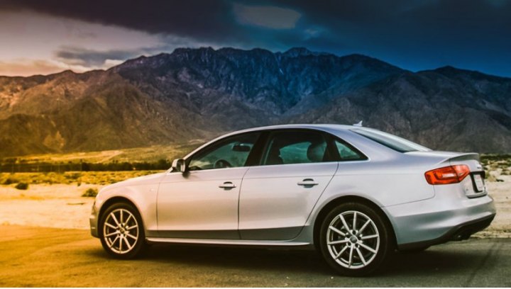 Парк Silvercar состоит исключительно из серебристых седанов Audi A4 (на данным момент это машины…