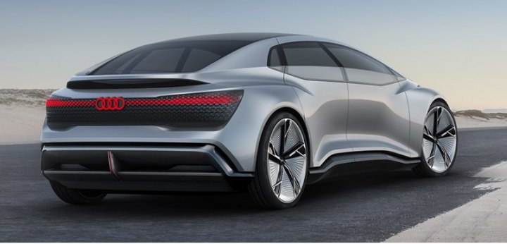 В машине использованы все разработки под общим брендом Audi AI. Такой значок будет сопровождать…