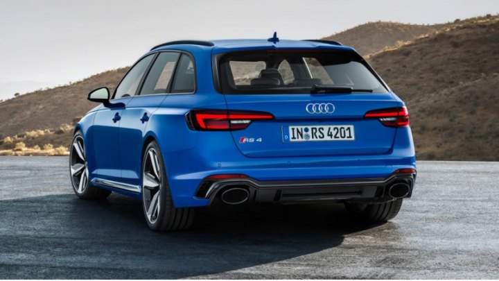 Непросто узнать RS4 Avant сзади ? по здоровенным овальным выпускным патрубкам (уже классика!),…