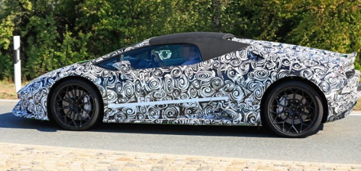 И R8, и Huracan, в теории, могли бы стать бензоэлектрическими. Максимум, что может у них появиться…