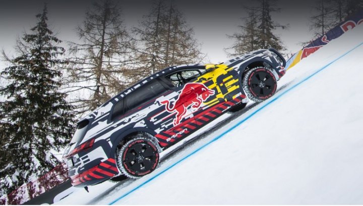 Для проекта, партнёром в котором выступила компания Red Bull, был подготовлен особый e-tron, с…