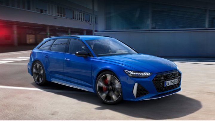 Важный элемент пакета — кузовная краска Nogaro Blue с «перламутровым» эффектом, подражающая…