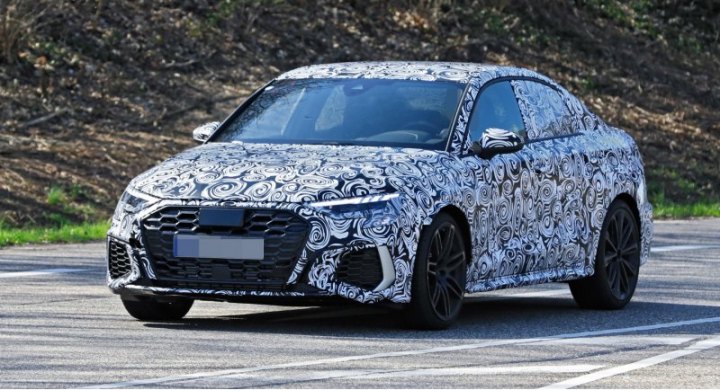 Между тем на испытания вышел седан Audi RS 3 нового поколения, притом что компания еще не…