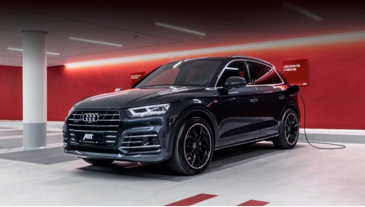 Исходный Q5 55 TFSI e набирает первую сотню за 5,3 с и проходит 42–45 км без запуска ДВС за счёт…