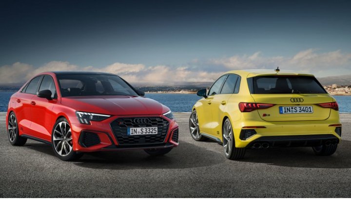 Новые «эски» (слева показан седан) внешне отличаются от обычной Audi A3 большими воздухозаборниками…