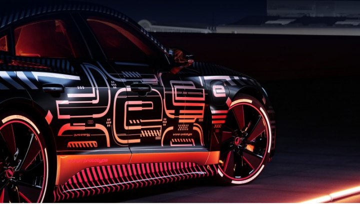 Электрокар e-tron GT является ближайшим родственником седана Porsche Taycan и использует совместно…