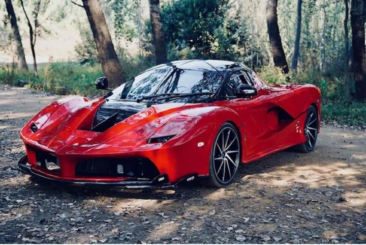Посмотрите, как испортили Audi R8, чтобы сделать некачественную копию LaFerrari 