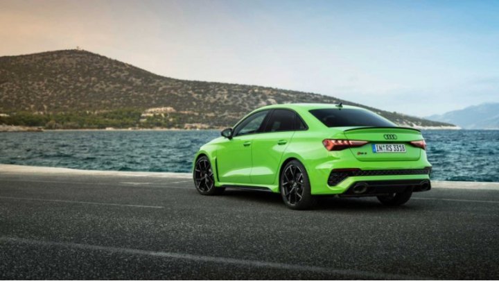 Audi оценивает новый RS3, в версии для США, в 58 900 долларов или 4 088 838 руб. И и за это вы на…