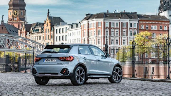 Менее трех лет назад, Audi решила дать превратить A1 Sportback в субкомпактный псевдокроссовер.…